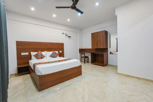 five star hotels in tree suites bangalore
