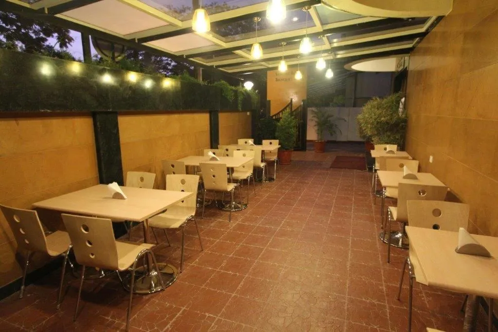 corporate hotels in trinity suites bangalore