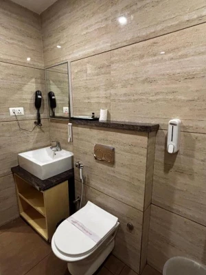 hotel with bar in jayanagar, bangalore - ur stay inn