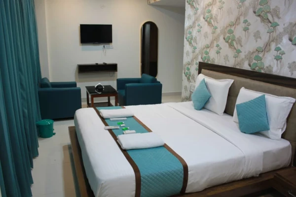 hotel in yelahanka, bangalore for couples - vaishnavi suites