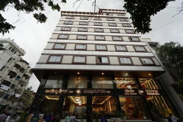 hotel with bar in majestic, bangalore - vovo boutique hotel