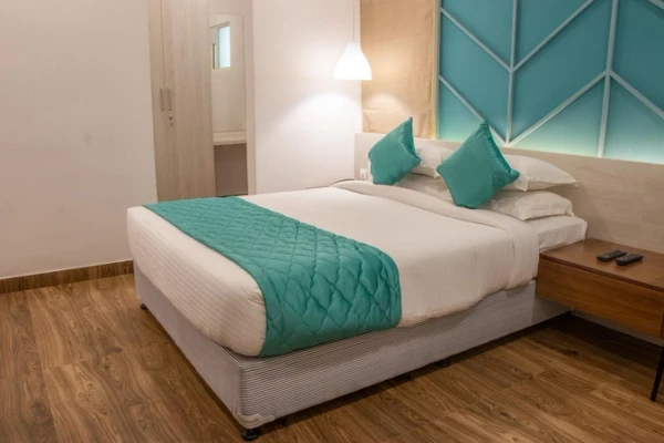 luxury hotels in yc grand bangalore