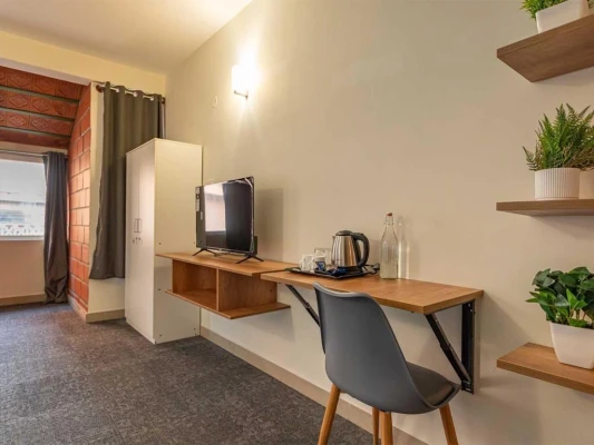 hotel with bar in madiwala, bangalore - z stays silkboard