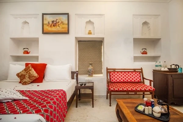 jacuzzi hotel in paharsar, bharatpur - amritara chandra mahal haveli