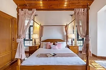 hotel with meeting room in bhimtal lake, bhimtal - alaya stays thistle house 4 bhk villa with gazebo