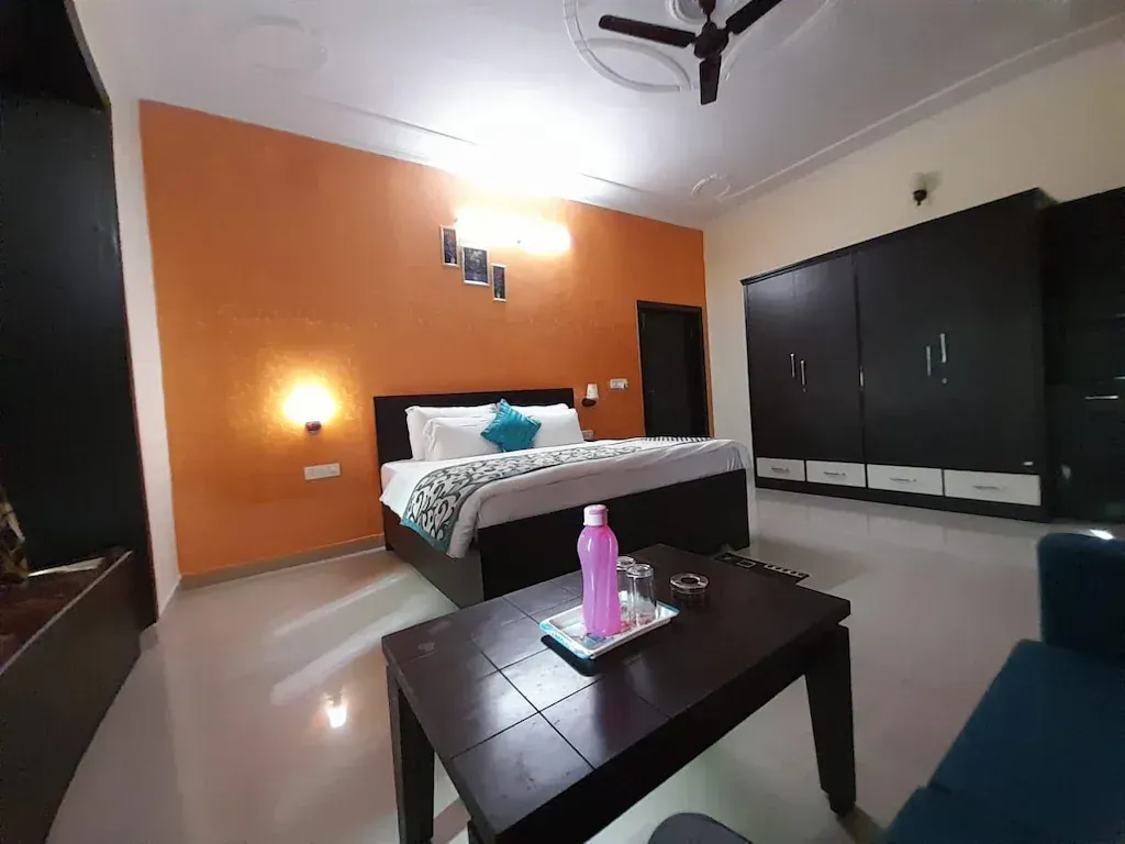 hotel near bhimtal railway station - niharika palace