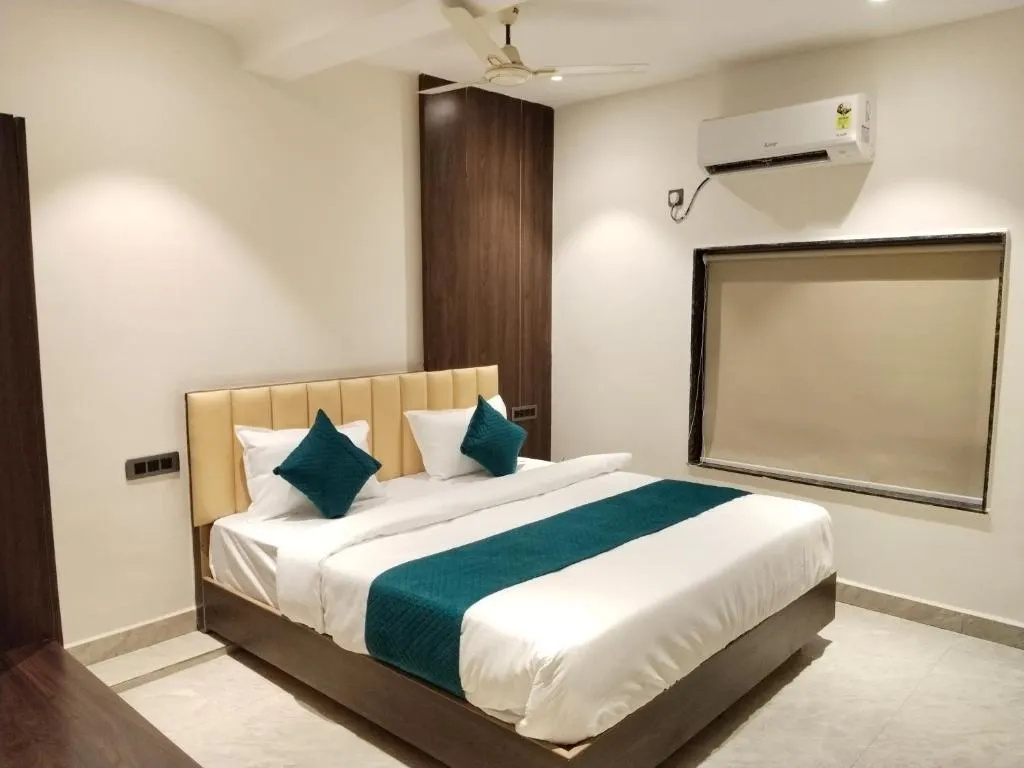 4 star hotels in heritage crown hotel bhopal