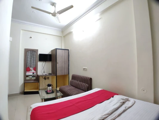 online room booking in mp nagar zone 1, bhopal - hotel 4 seasons