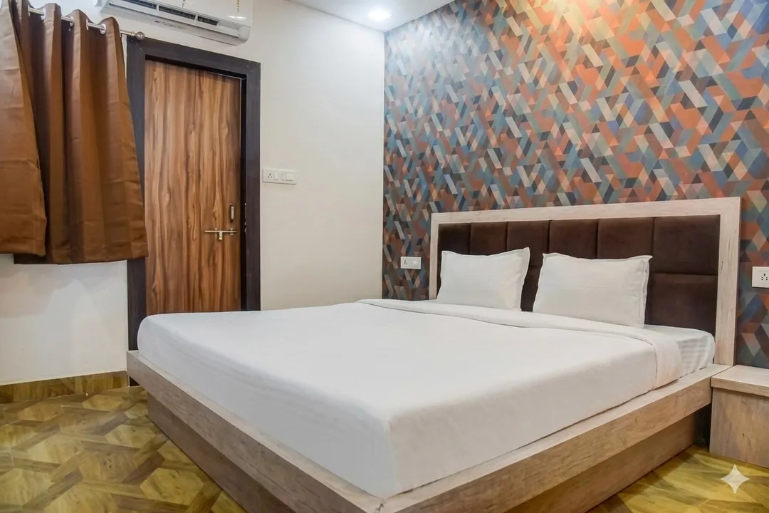 best hotels for few hours in hotel a square palace bhopal