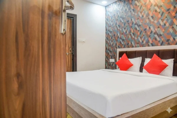 luxury hotels in hotel a square palace bhopal