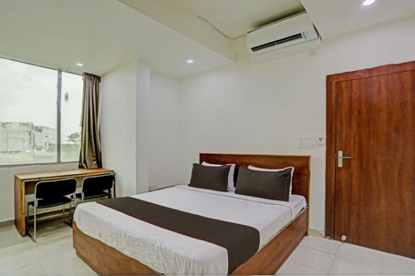 couple hotels in hotel aditya inn bhopal
