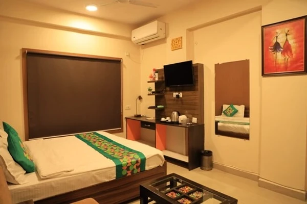 hotel with swimming pool in hoshangabad road, bhopal - hotel alankar