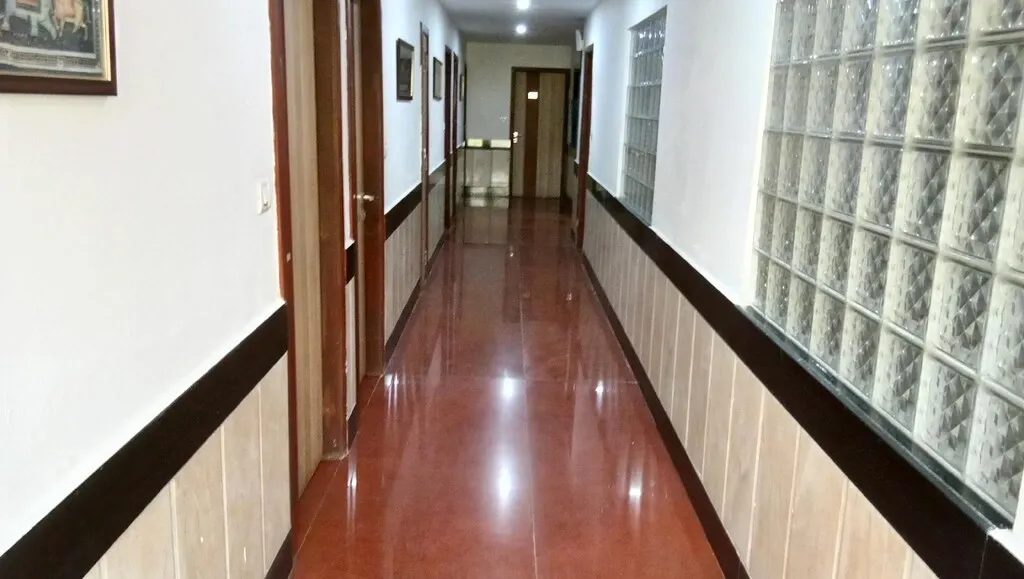 jacuzzi hotel in mp nagar zone 2, bhopal - hotel arq manor deluxe