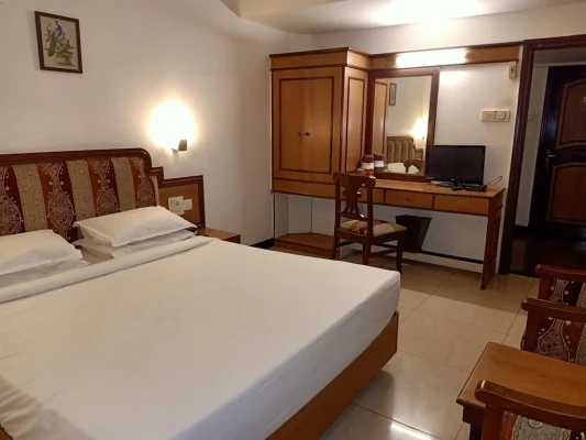 hotel with gym in mp nagar zone 2, bhopal - hotel arq manor deluxe