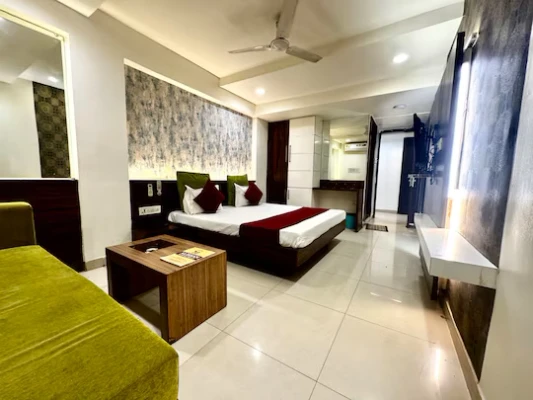 hotels for couple in hotel banjara bhopal