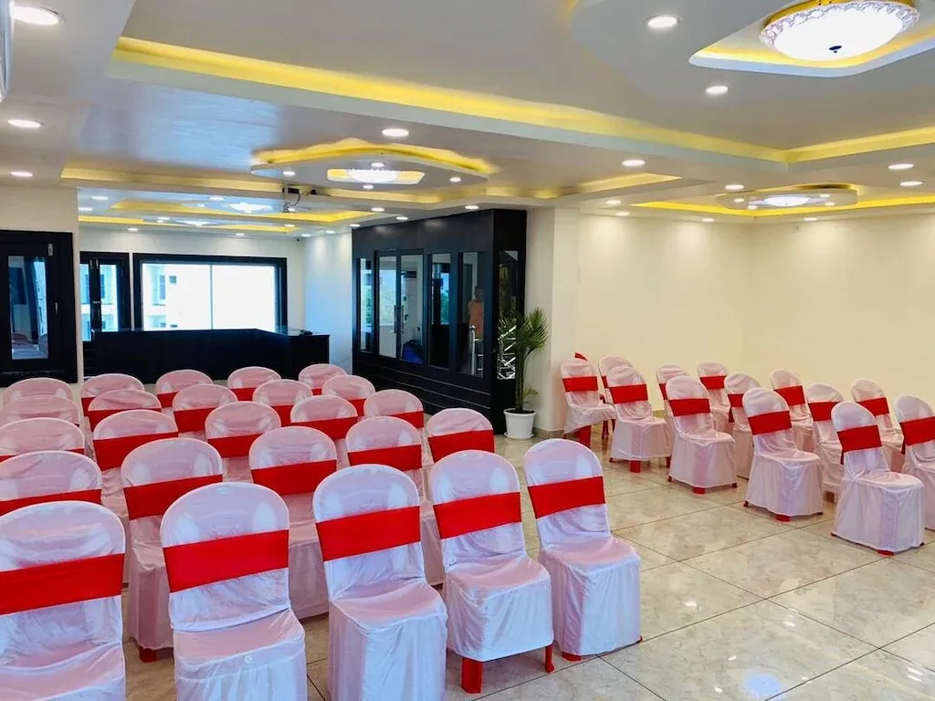 short stay hotels in hotel bonsai bhopal