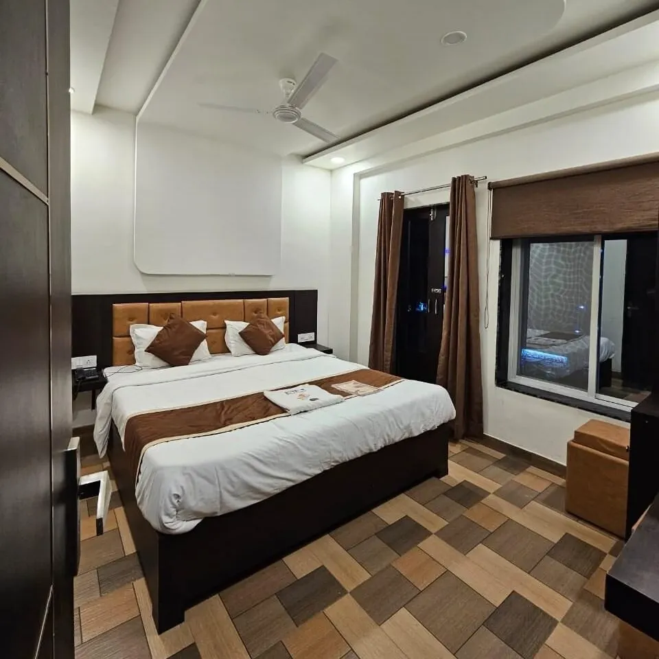 group holiday hotels in hotel bonsai bhopal