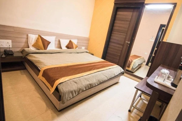 couple friendly hotels in hotel brij palace bhopal