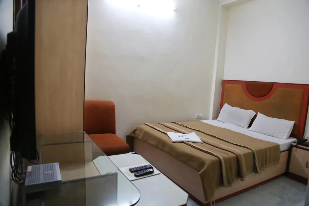 hotel with gym in mp nagar zone 2, bhopal - hotel castle inn