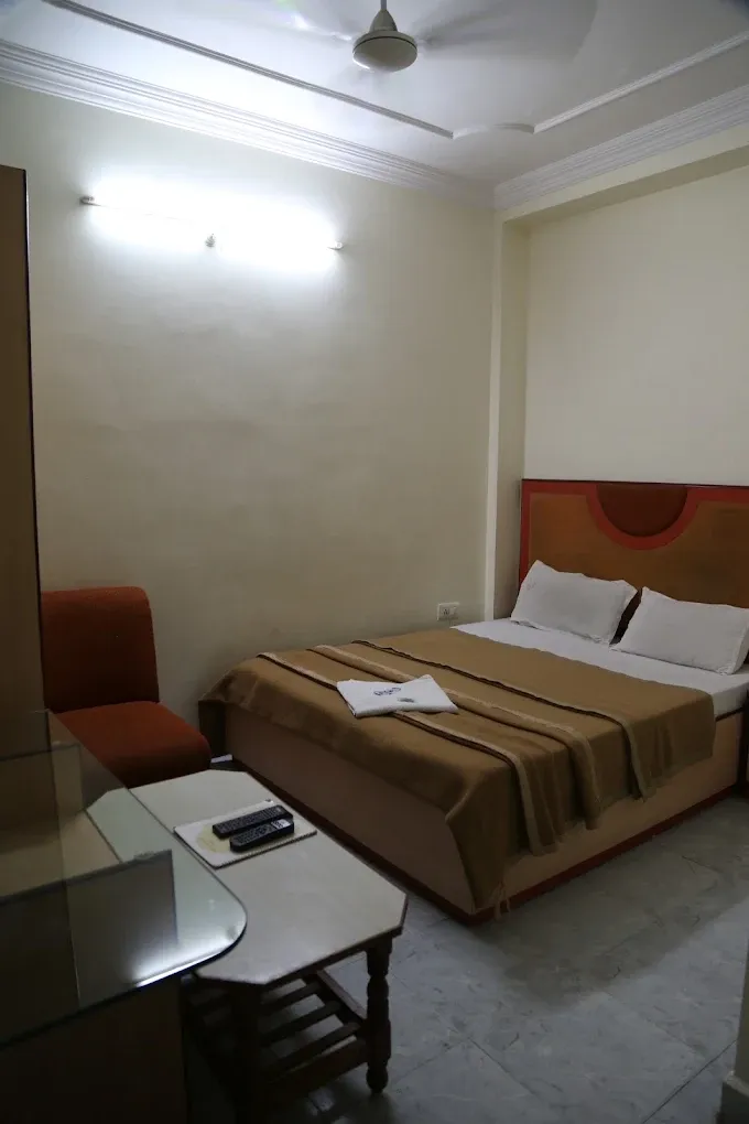 hotel with gym in mp nagar zone 2, bhopal - hotel castle inn