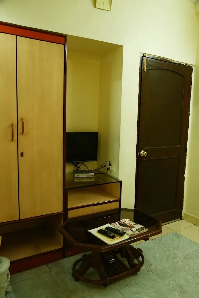 hotel with party hall in mp nagar zone 2, bhopal - hotel castle inn