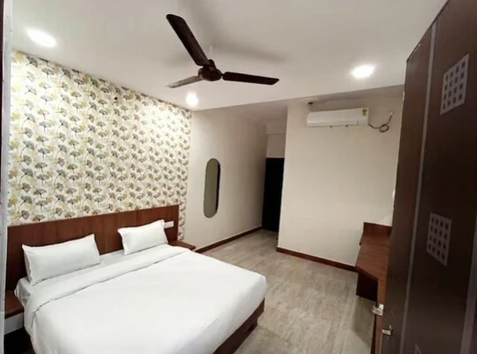 top hotels in hotel convivial paradise bhopal