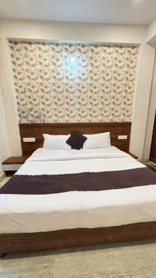hotel with bar in kolar road, bhopal - hotel convivial paradise