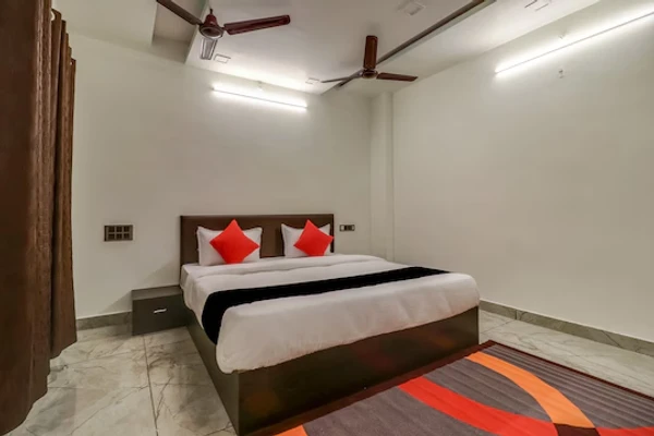 hotel in saket nagar, bhopal for couples - hotel crown pacific