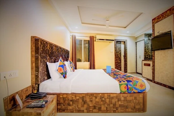 hotels for unmarried couples in hotel ct palace bhopal