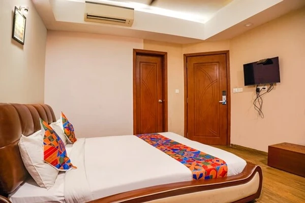 hotel with banquet hall in new market, bhopal - hotel divine casa