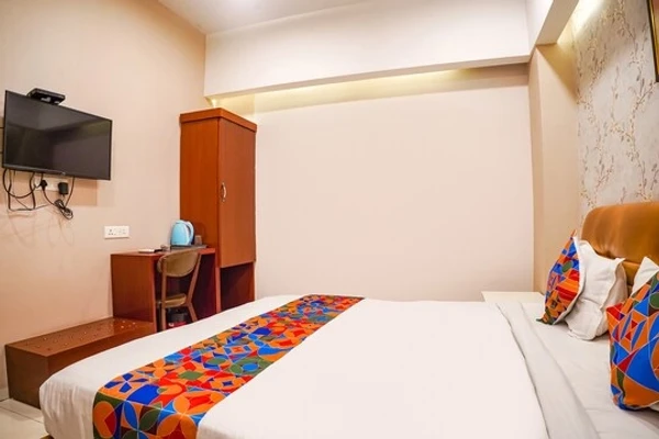 hotel near bhopal airport - hotel divine casa