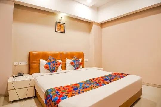 hotel with meeting room in new market, bhopal - hotel divine casa