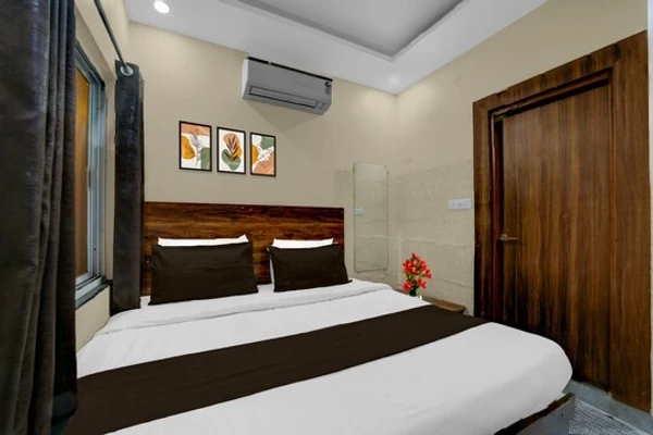 couple hotels in hotel dream inn bhopal