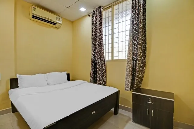 cheap and best hotels in hotel evergreen bhopal