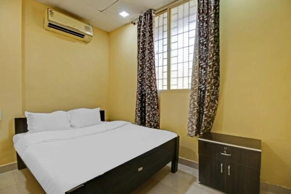 cheap and best hotels in hotel evergreen bhopal