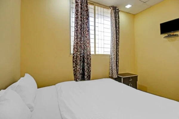 hotel with meeting room in railway station, bhopal - hotel evergreen