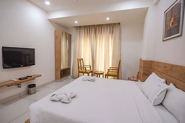 online room booking in mp nagar zone 2, bhopal - hotel g shy
