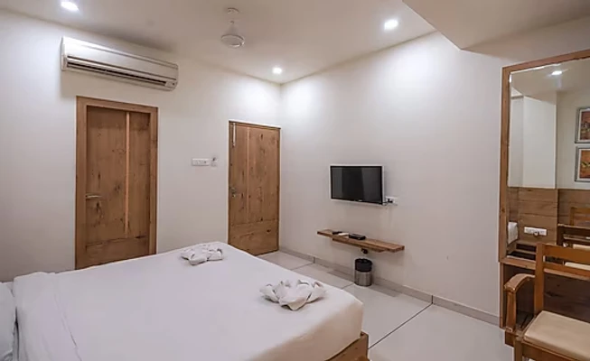 best cheap hotels in hotel g shy bhopal