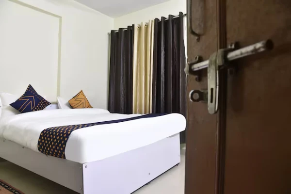 hotel with free parking in gulmohar trilanga bhopal, bhopal - hotel g star