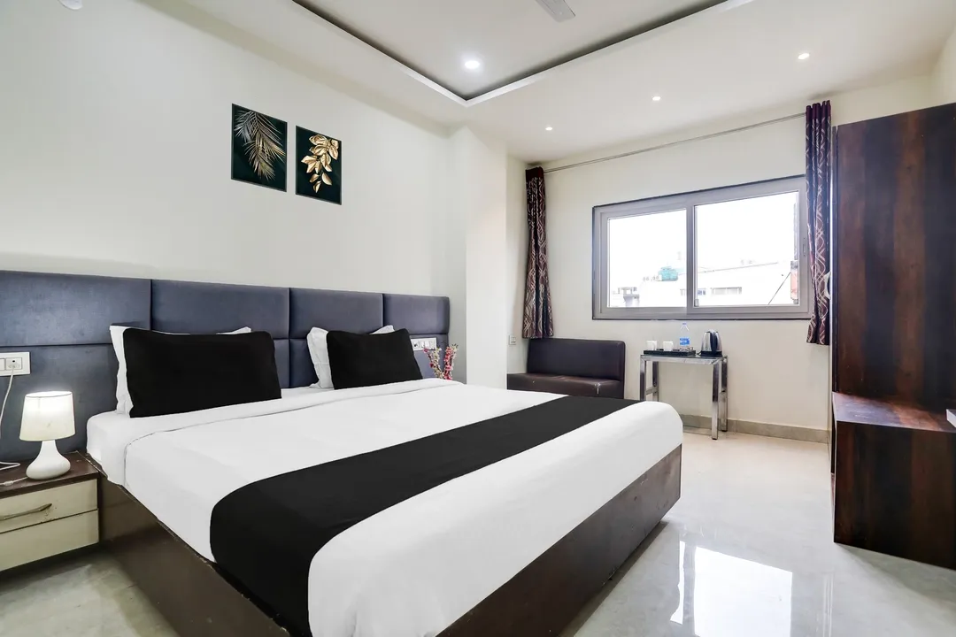 hotel with bar in mp nagar zone 1, bhopal - hotel gaurav palace