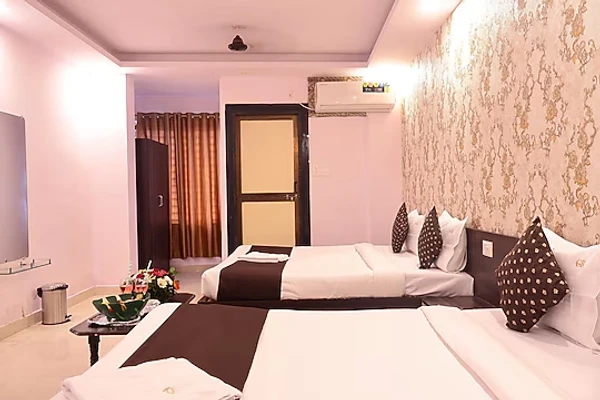 family hotel with pool in narmadapuram road, bhopal - hotel golden tree