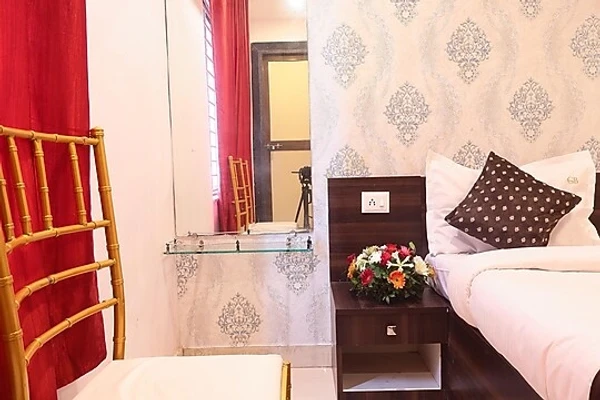 hotel near bhopal airport - hotel golden tree