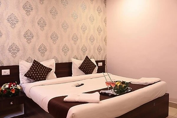 best business hotels in hotel golden tree bhopal