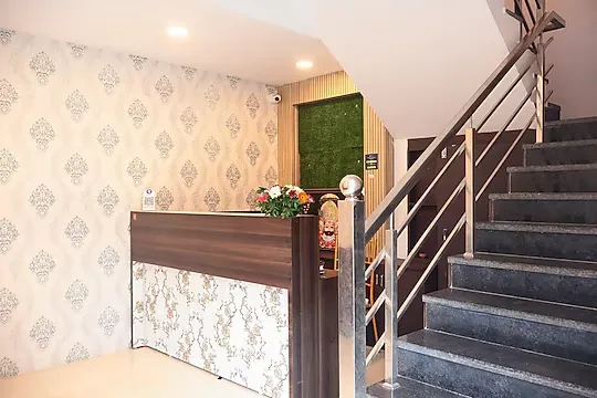 budget hotels in hotel golden tree bhopal