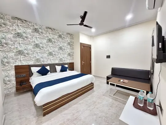 hotel near bhopal airport - hotel gravity