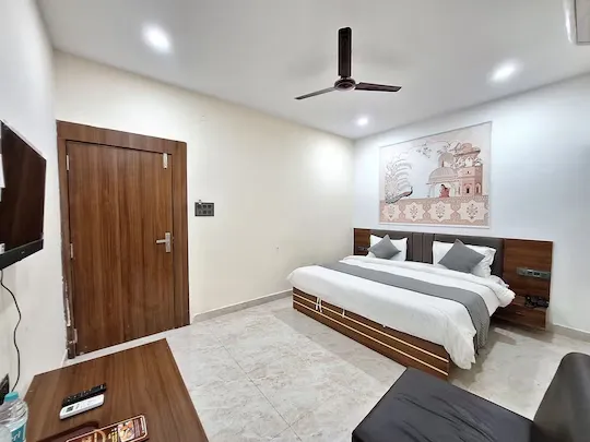 hotel with gym in danish nagar, bhopal - hotel gravity