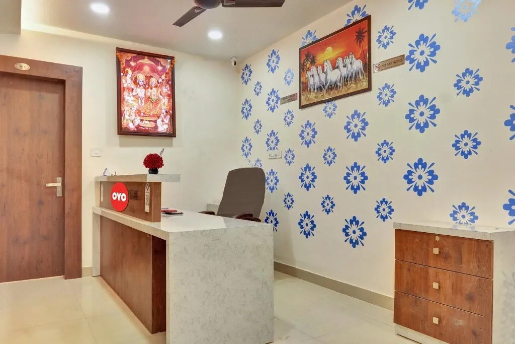 couple hotels in hotel green city bhopal