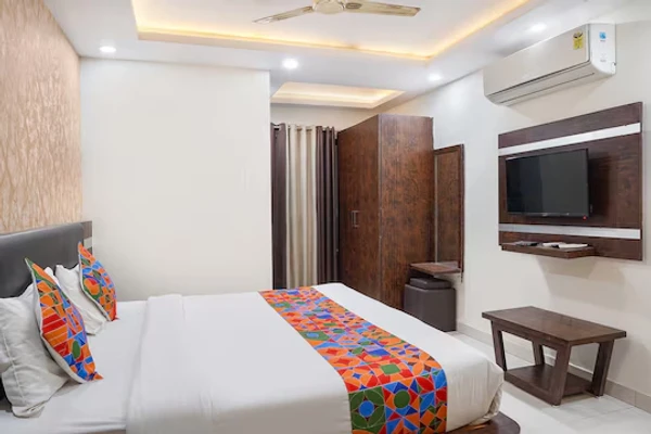 jacuzzi hotel in narmadapuram road, bhopal - hotel jalsa dlx