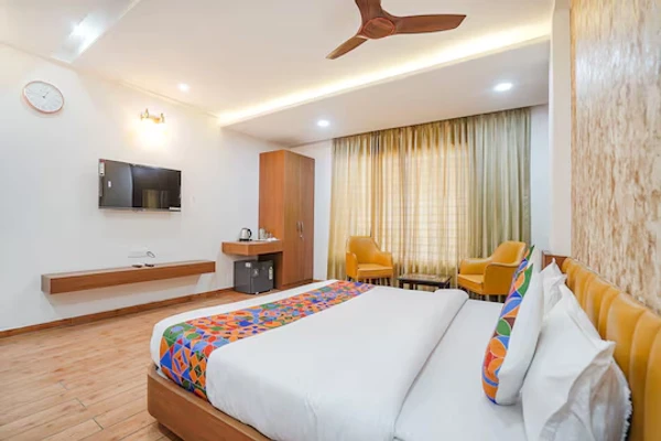 hotel with bar in habibganj railway station, bhopal - hotel jashan paradise