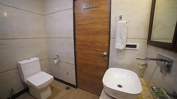 hotel with free parking in maharana pratap nagar, bhopal - hotel jewel palace